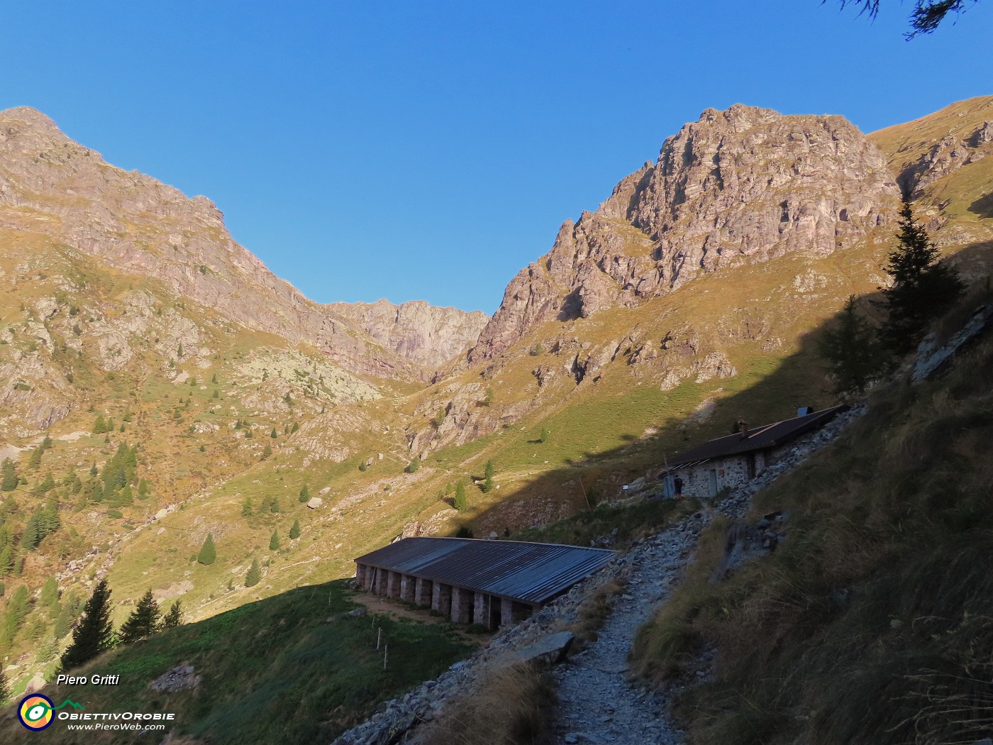 05 Sul sent. 108 Casera Valletto (1625 m).JPG